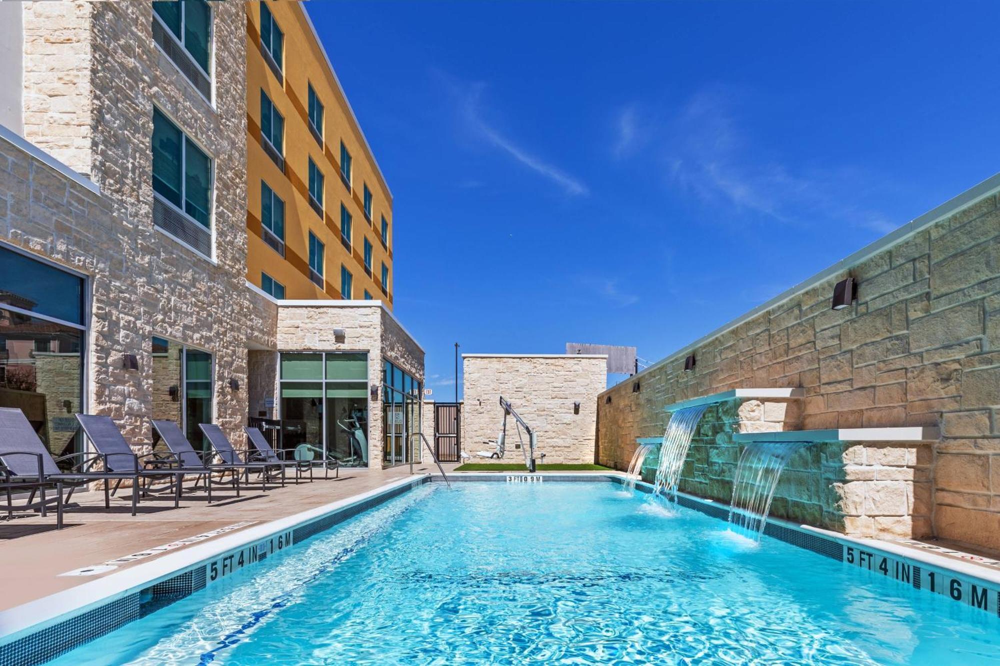 Fairfield Inn & Suites Houston Memorial City Area Exterior photo
