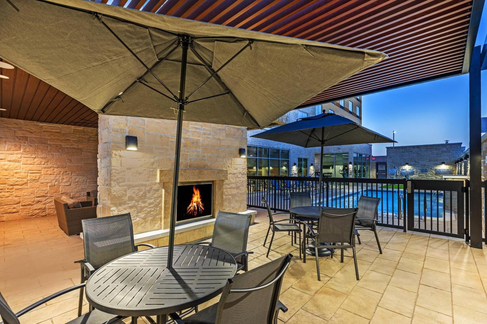 Fairfield Inn & Suites Houston Memorial City Area Exterior photo